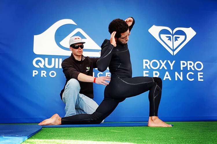 Rafael Krentz e Adriano de Souza no aquecimento para bateria na etapa do Quiksilver Pro France 2018