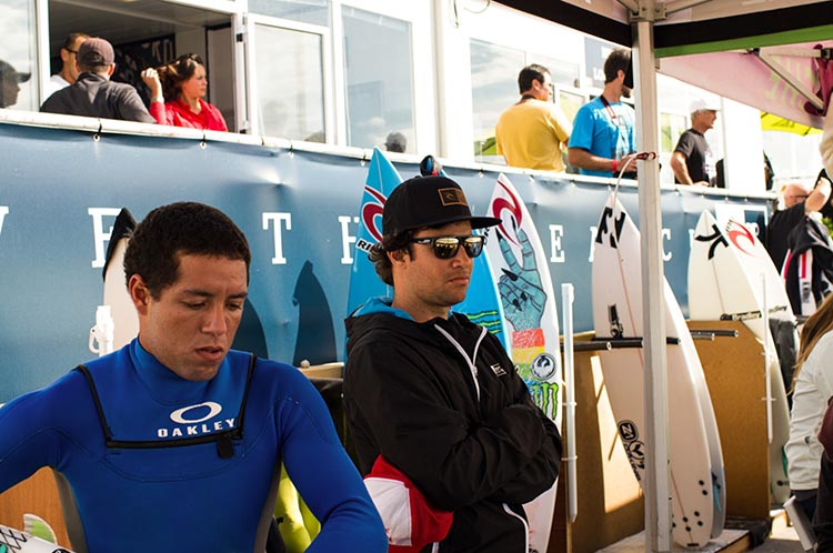 Alison Paz e Adriano de Souza durante o 2016 WSL Rip Curl Pro Protugal